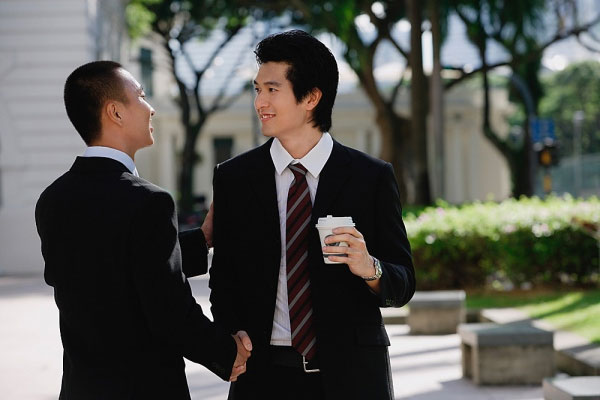 Những trang phục quý ông ngoài 30 tuyệt đối không nên mặc